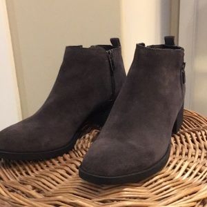 Brand new Kenneth Cole suede grey booties